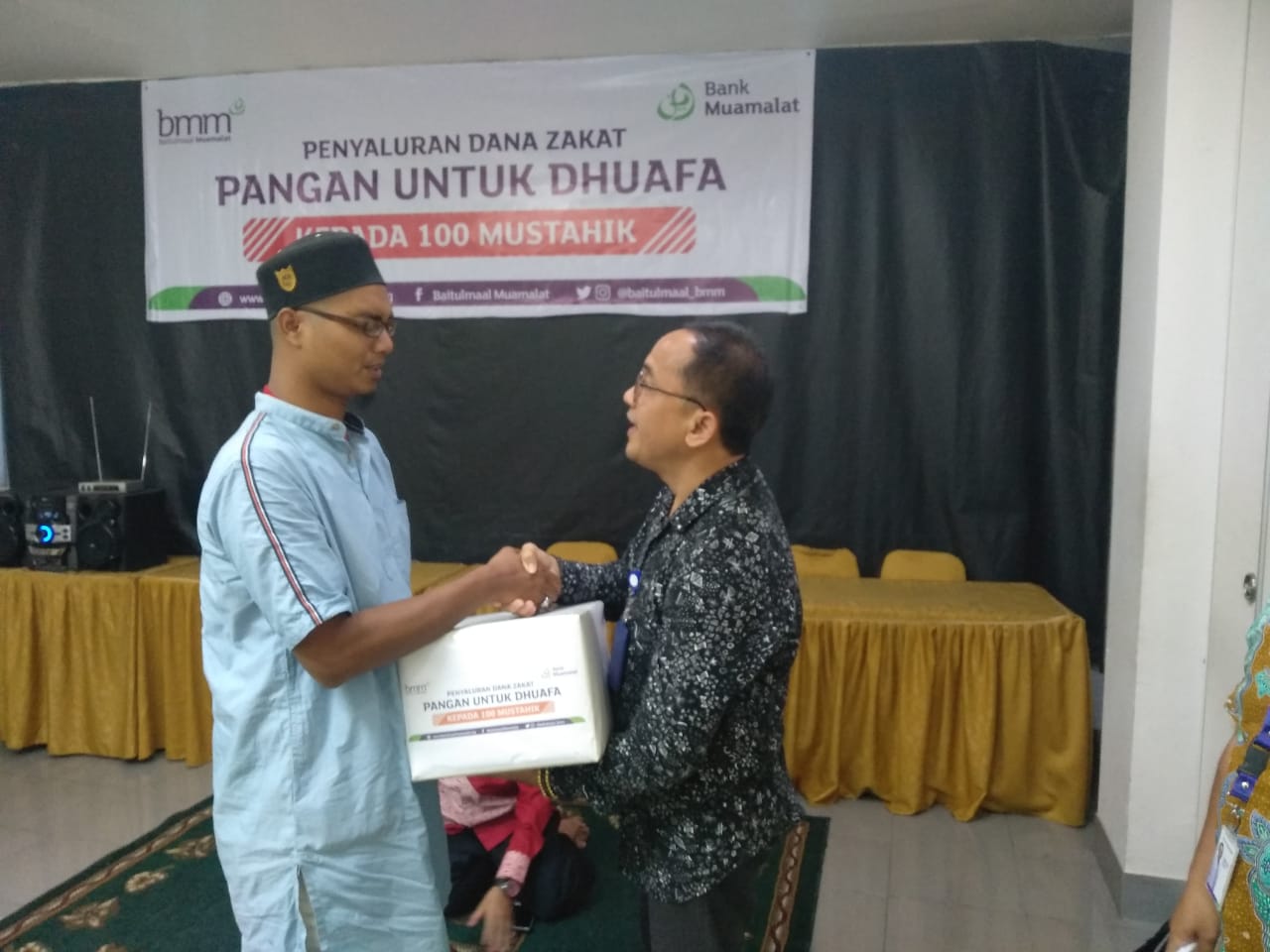 Bank Muamalat Cabang Medan Salurkan Dana Zakat untuk 100 Mustahik